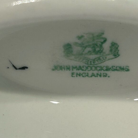 John Maddock & Sons Vintage Fine Earthenware/ Porcelain Gravy Boat. - Picture 8 of 12